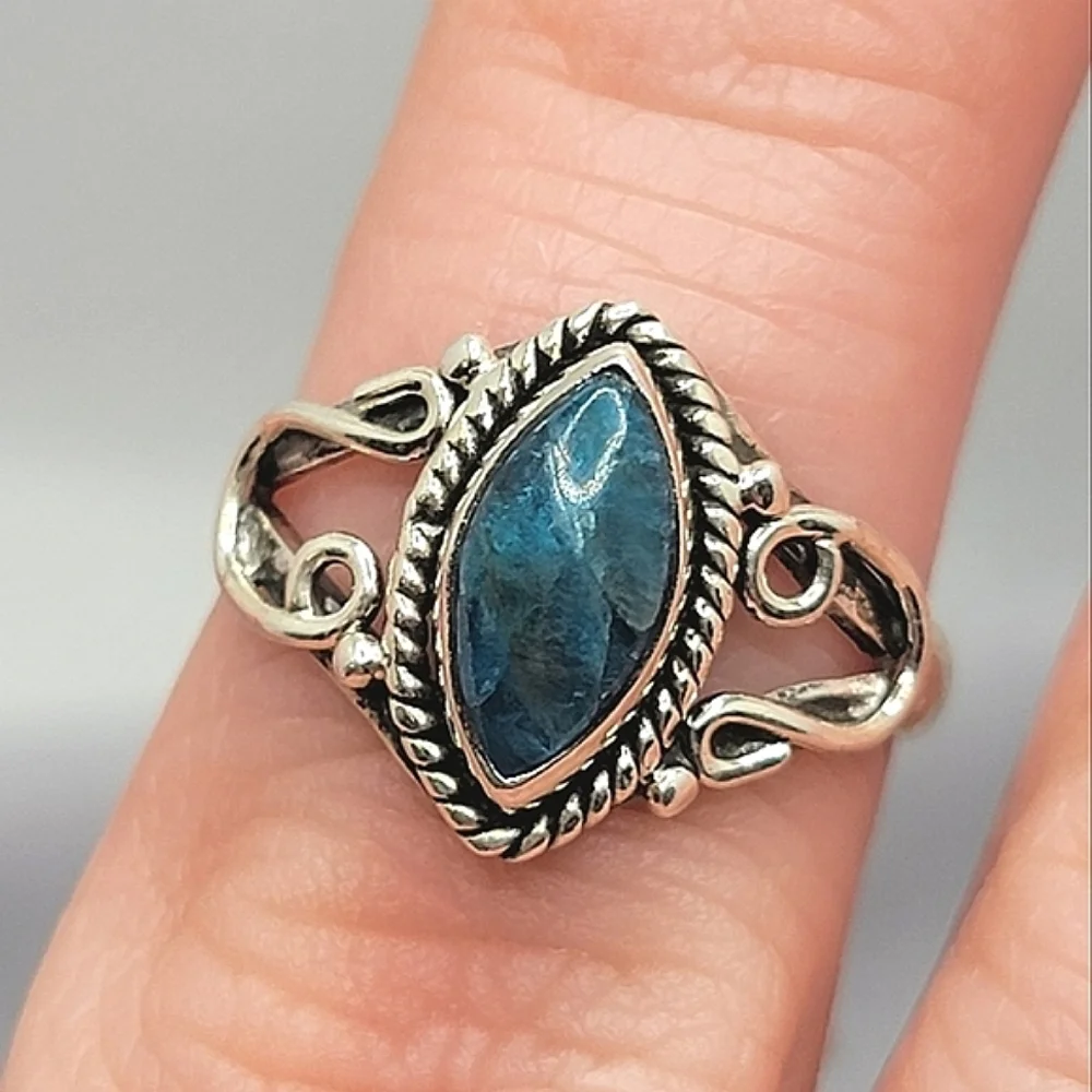 Blue Apatite Sterling Silver Horseshoe Ring Signed Size 7